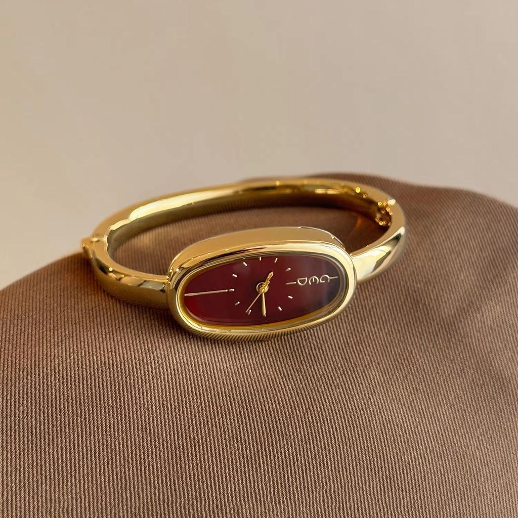 Women Watch Gold Retro Oval Quartz Wristwatch Luxury Bracelet Watches Elegant Ladies Dress Clock Daily Reloj Mujer Montre Femme