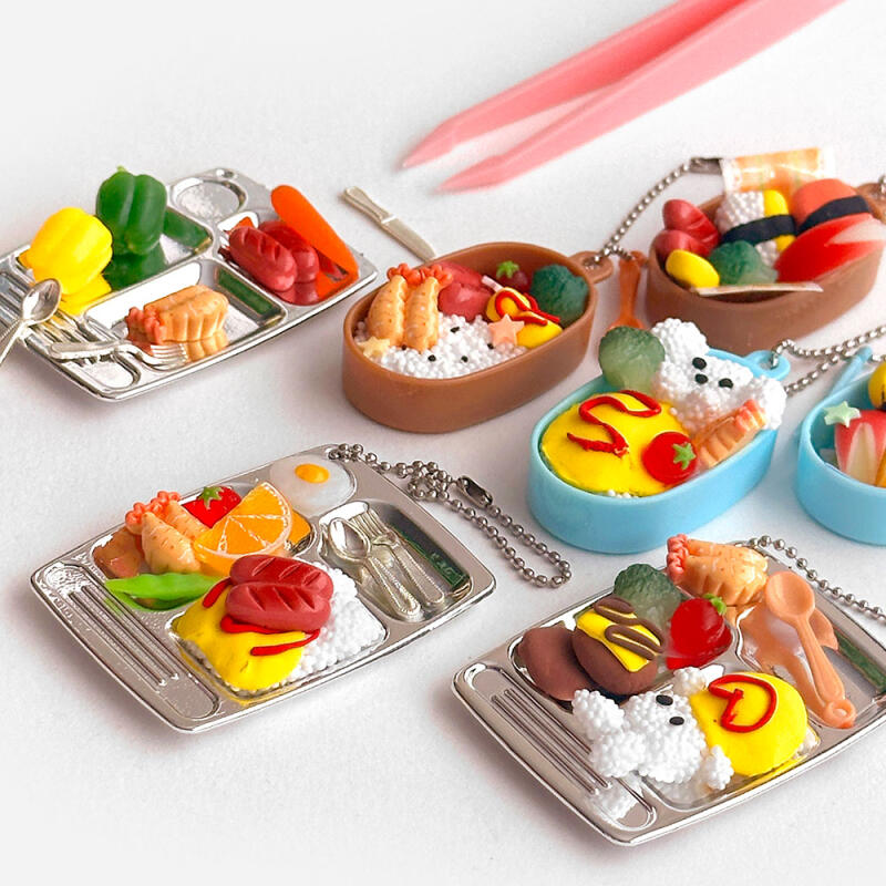 DIY lunch box keychain making