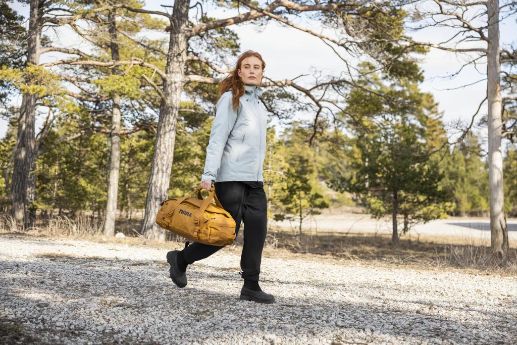 Thule Chasm Duffel 30L Heavy Duty Weather Resistant Lockable Zipper Pull Golden 1.2kg