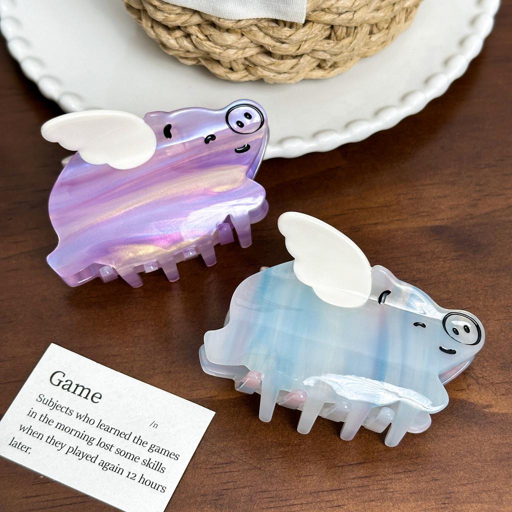 Cute Animal-themed Hair Clip Featuring A Stylish Flying Pig Design In Multiple Colors