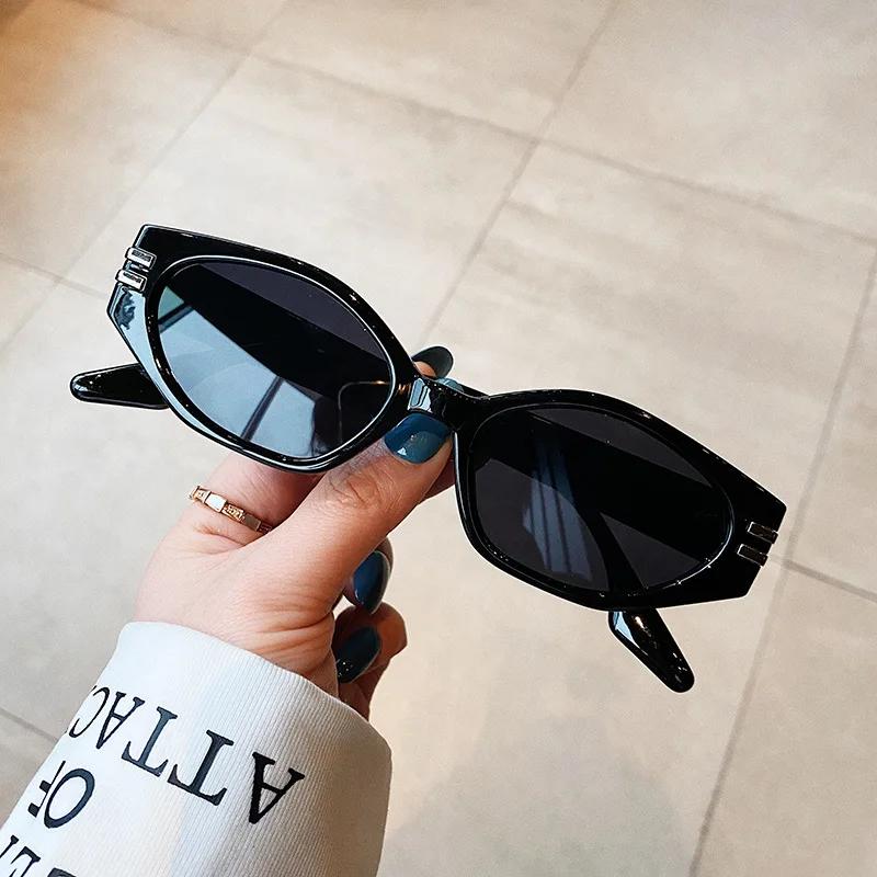 Y2K Rivet Cat Eye Sunglasses Women Men Luxury Designer Vintage Punk Hip Hop Shades UV400 Protection