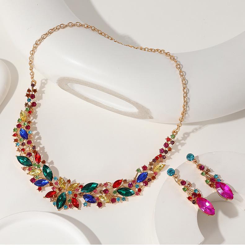 European & American Fashion Crystal Necklace and Earrings Set for Brides