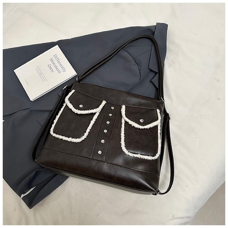 

Студенты-новички ездят на занятия Сумка-тоут на двойном плече Женская мода осень-зима 2025 ретро большая вместимость одно плечо сумка-мессенджер