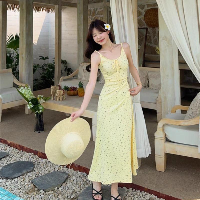 

Женское летнее платье на тонких бретельках с желтым цветочным принтом - Без рукавов, во французском стиле, с облегающим талию А-силуэтным макси подолом Large