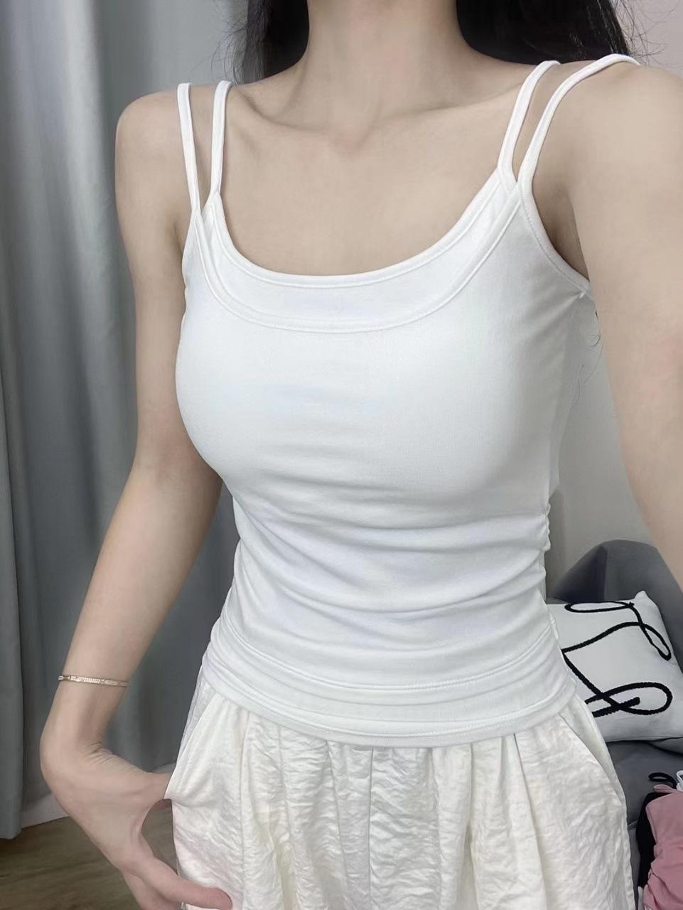 

Женская майка с квадратным вырезом, на раннюю осень, с нагрудными подушечками - Утягивающая, Непрозрачная, Эффект двухслойности One Size (40-63 kg)