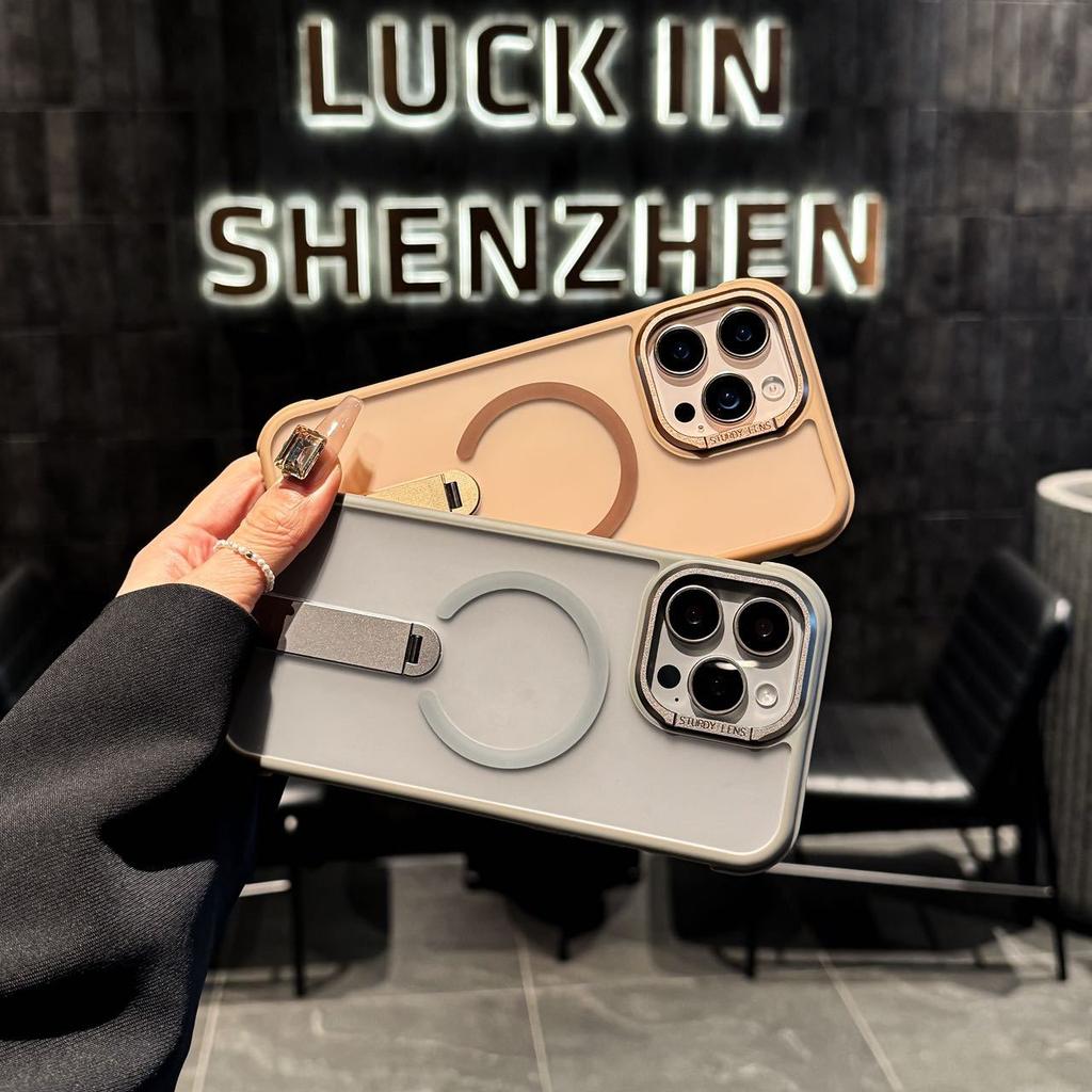 The new skin-sensitive magnetic suction bracket mobile phone case is suitable for Apple 16Promax hidden bracket with magnetic attraction 13/14.