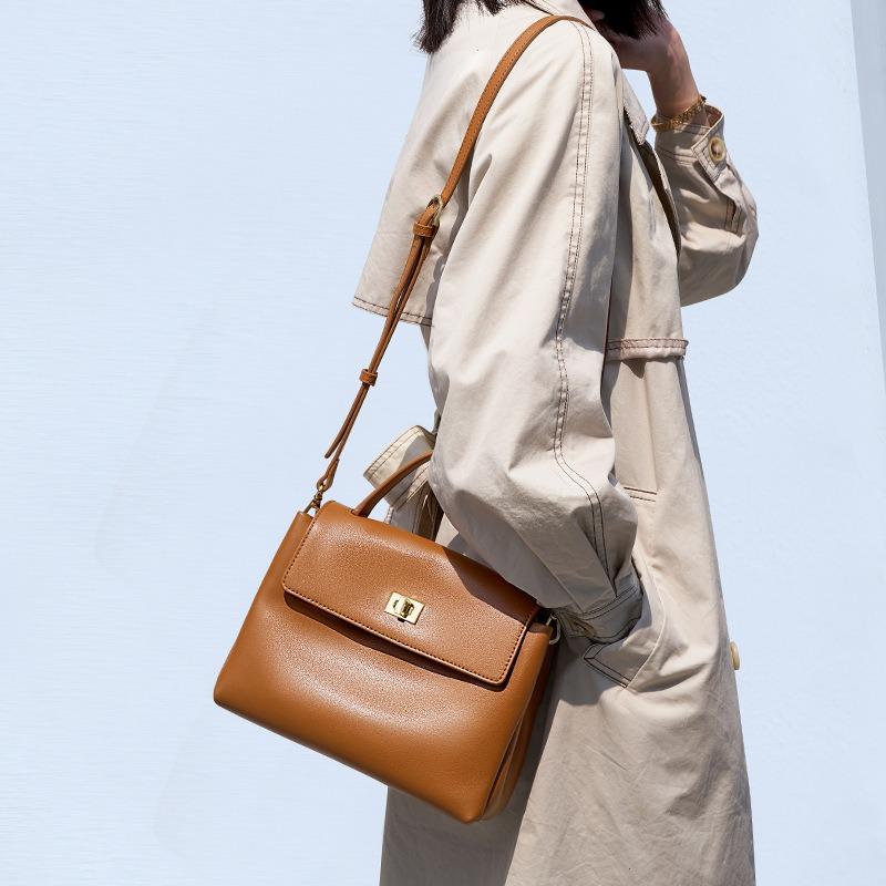New large-capacity soft cowhide gold buckle commuter women's handbag trendy and high-end versatile shoulder bag crossbody women's bag