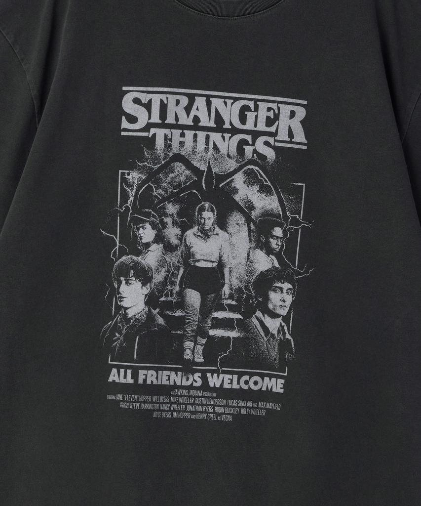 MUSINSA STANDARD [Stranger Things Collaboration] All Friends Welcome T-Shirt [Charcoal Grey]
