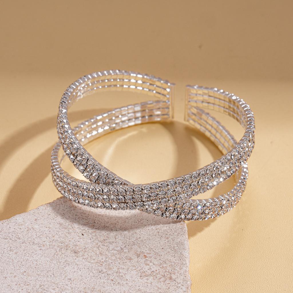 Diamond-encrusted geometric round cross-opening bracelet light luxury exquisite temperament bracelet jewelry