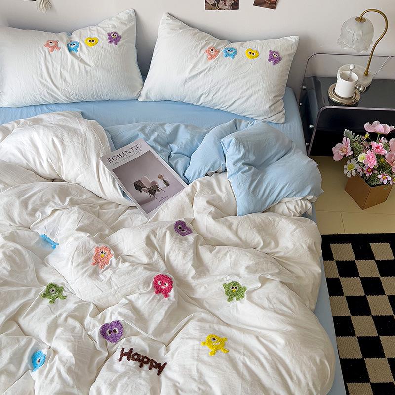 Super Soft Cotton Chenille Bear Embroidery Bedding Set - 4-Piece Simple Cartoon Duvet & Sheet