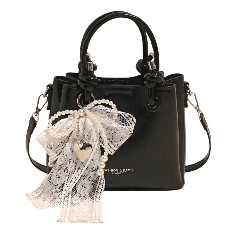 This year's new product is fashionable, simple, personalized and versatile, portable bucket bag, women's daily commuting and leisure, high-end messeng