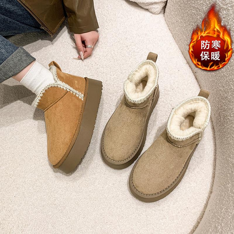 Foreign trade large size platform snow boots women's 2025 winter new casual fashion short tube piled thickened Northeast cotton shoes