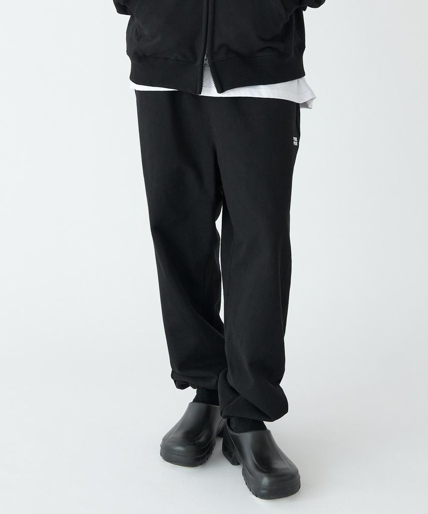 Wokeuwokeu Sweatpants (Black)