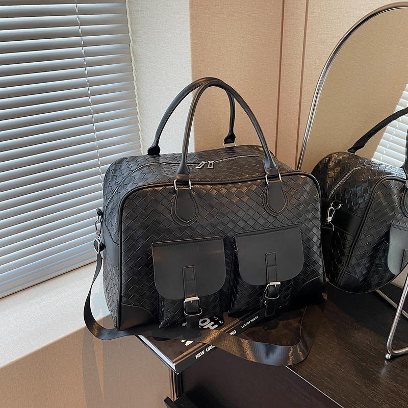 

Short-haul travel bag Women s woven pattern Simple hand luggage bag Going out Large capacity sports fitness messenger bag чорний