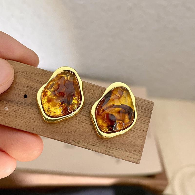 Fashion C-Shaped Amber Color Resin Hoop Earrings For Women Girls Charm Trend Earring Boucle Oreille Exquisite Jewelry