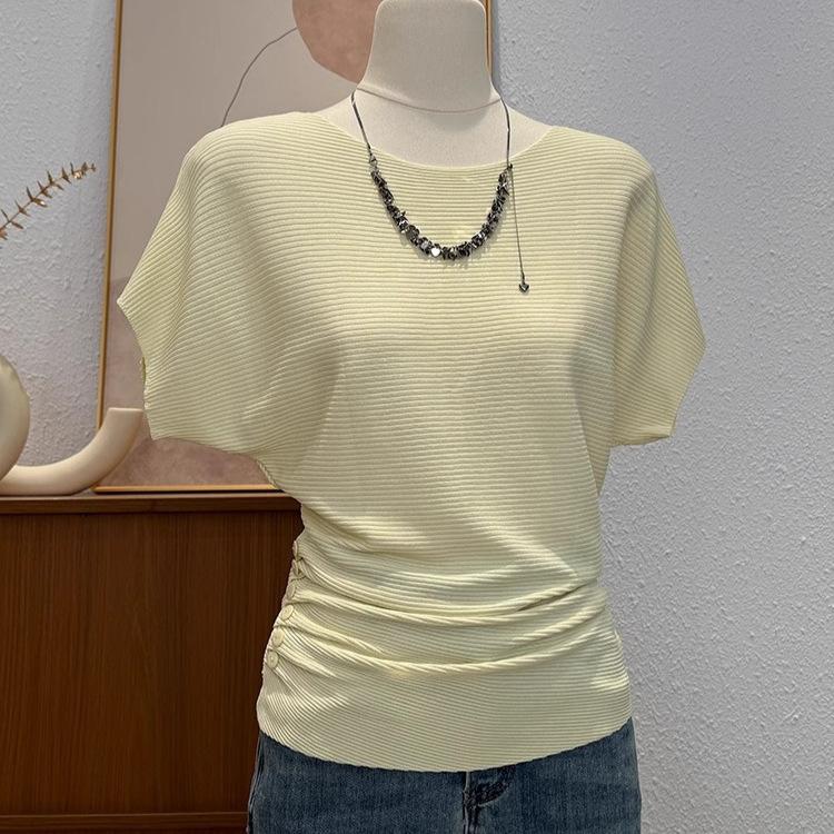 A High-end One-shoulder Short-sleeved Knitted Top for Women In Summer, with A Slanted Neck, Off-the-shoulder, Cinched Waist and Slimming Design