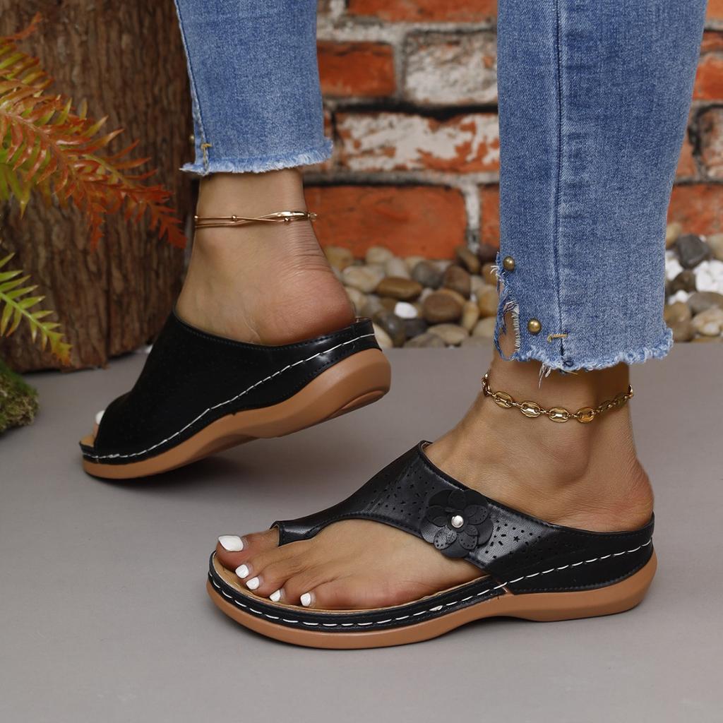 2025 new women's foreign trade toe hollow nail flower women's hollow wedge slippers mixed batch