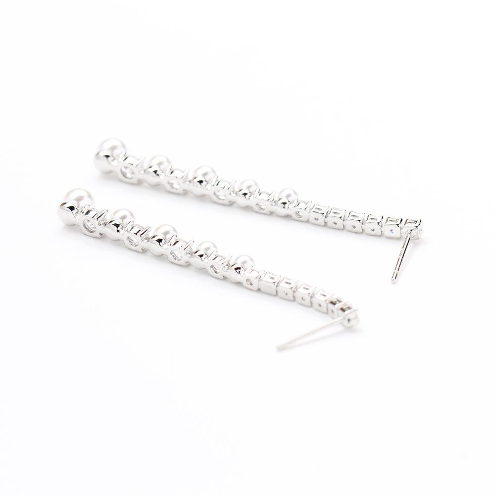 Star with the same exquisite diamond-encrusted long earrings, temperament versatile imitation pearl studs, 925 silver needle earrings, earrings for wo