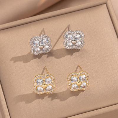 2025 Luxuriöse Zirkon Kleeblatt Ohrstecker: Hochwertig, Vielseitig und Strahlend Glänzend mit Exquisitem Temperament.
