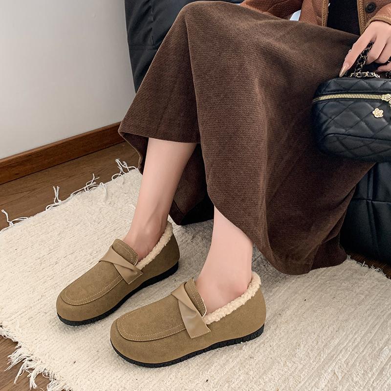 Women Shoes with Winter Velvet Cotton Shoes One Step On Warm and Non Slip for Mom Lightweight for Going Out 2024 New Flat Shoes