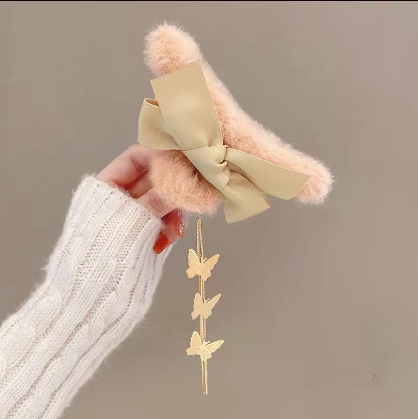 Autumn/Winter Large Pearl Tassel Bow Hair Clip with Plush Shark Design