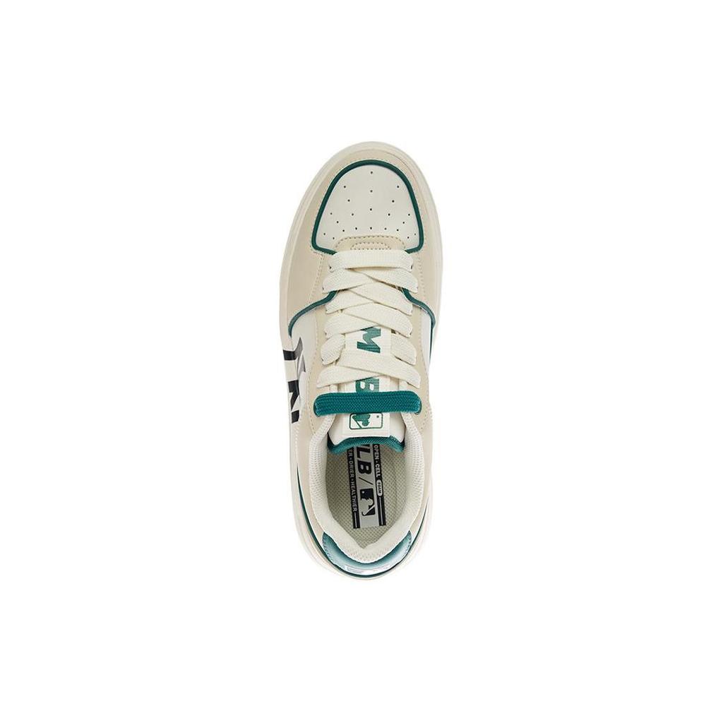 MLB Chunky Liner 24SS New York Yankees Leather Comfortable Versatile Non-Slip Shock Absorbing Low-Top Sneakers Unisex sneakers Green 3ASXCLB3N-50GND