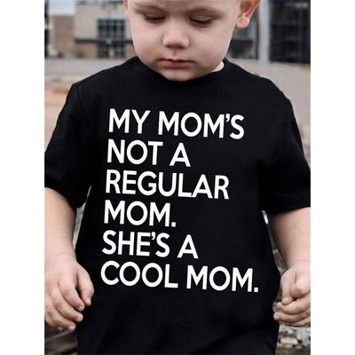 Europäische Größen Sommer Stilvolles Kurzarm-Oberteil für Jungen mit dem Spruch 'Meine Mama ist keine normale Mama'. Perfekt für lässige Outdoor-Kleidung