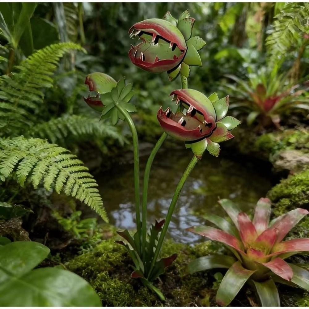 Metal Carnivorous Plant Garden Stake, Handmade Iron Large Venus Flytrap Monster Plant Sculpture,Whimsical Flower Outdoor Decor,for Flower Beds,