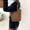 Fashionable Minimalist Women's Tote Bag 2024 Large Capacity Everyday Purse Options