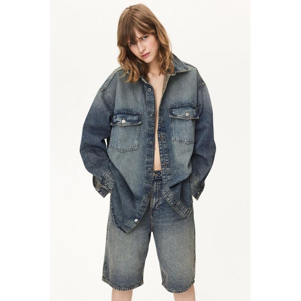 

Джинсовая рубашка оверсайз HM джинсовая синяя