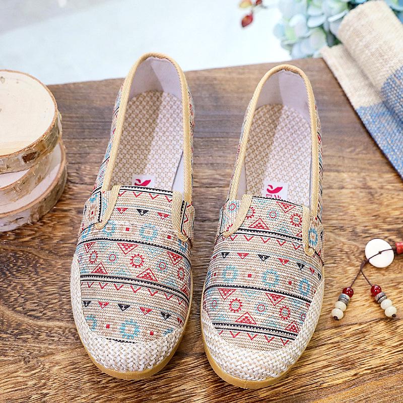 Women's Non-slip Soft Sole Canvas Shoes - Comfortable, Wear-resistant, Fashionable, and Trendy for Spring and Autumn.