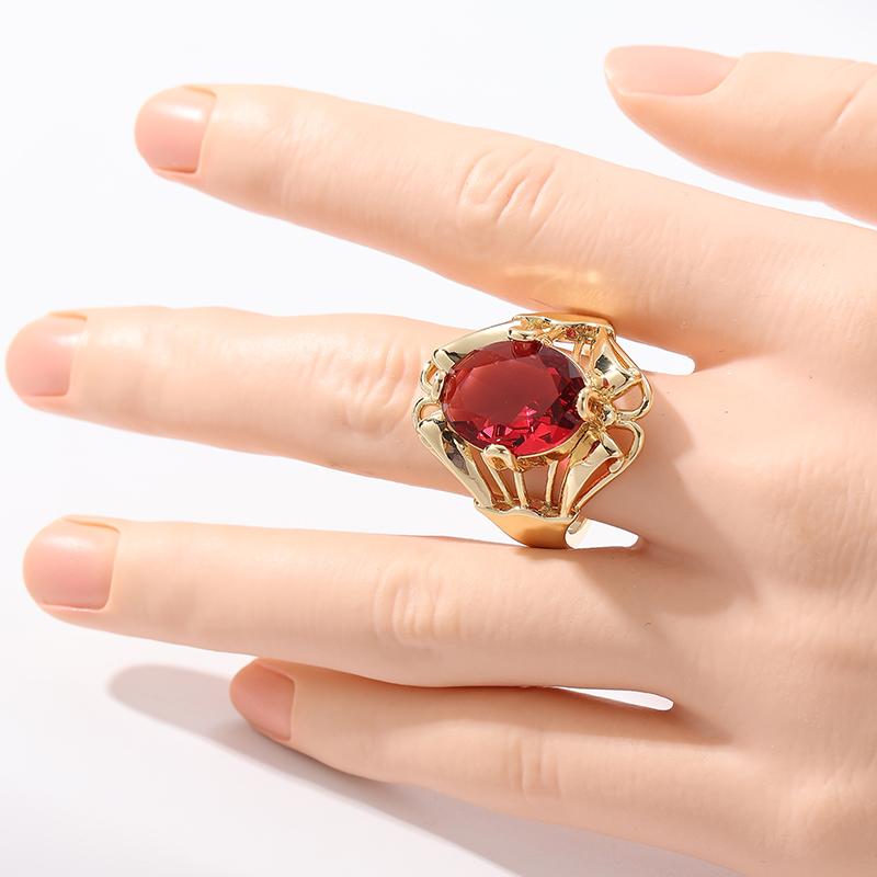 Vintage Inlaid Red Stone Women's Ring Trendy Gold Color Hand Carving Hollow Daily Wear Party Jewelry Anniversary Gift