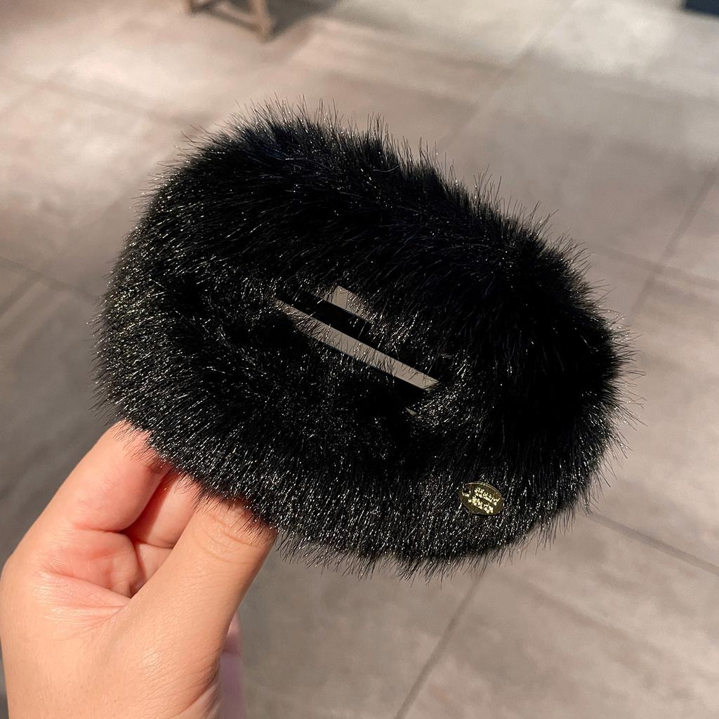 Acrylic Plush Leopard Print Hairpin, Exquisite Grab Clip, Large Hair Volume, Casual Autumn and Winter Hair Accessories for Women