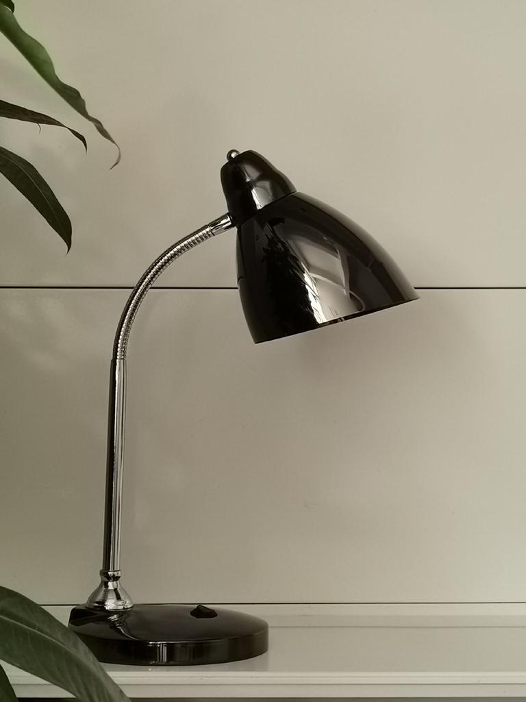 American desk lamp, bedside lamp, electroplated simple creative table lamp, adjustable reading, work and study lamp