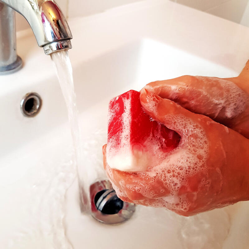 BOMP COSMETICS Strawberry & Cream Soap