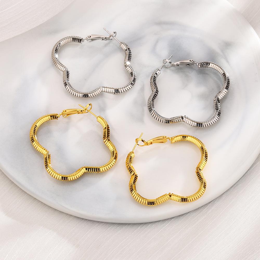 Hollow Four-Leaf Clover Earrings Cross-Border Minimalist Large Earrings Creative Sense Snake Bone Chain Lucky Grass Flower Ear Buckle