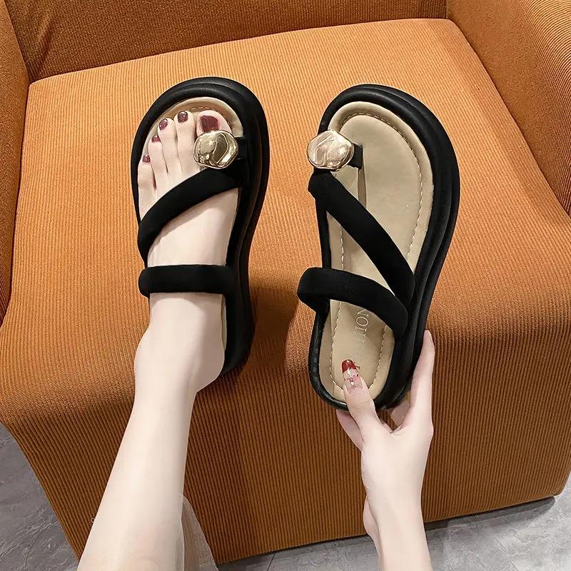 Fashion Thick Women's Slippers and Ladies Sandals Outside Clappers Slides Vip Elegant Fashionable High Quality New Collection 39 Shoes