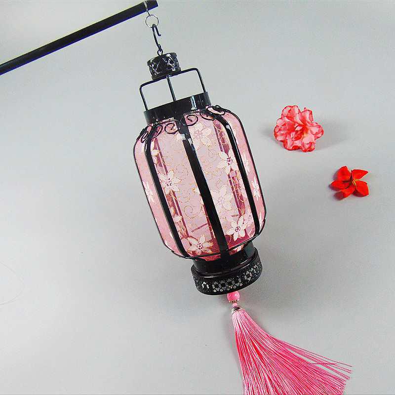 Hanfu Style Antique Handheld Lantern - Iron Art, Luminous Palace Lantern, Chinese Style Photography Prop, Flower Design