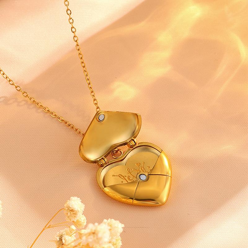Explosive Necklace Light Luxury K Love Photo Frame Pendant Can Be Engraved Titanium Steel High-end Couple Necklace Jewelry