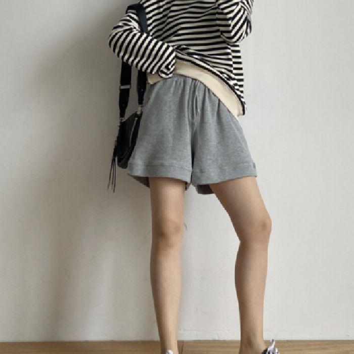 Leisure Athletic Short Pants for Women In Summer Updated Style for Students To Look Slim and Relaxed Fit Five-point A-line Wide-leg Pants