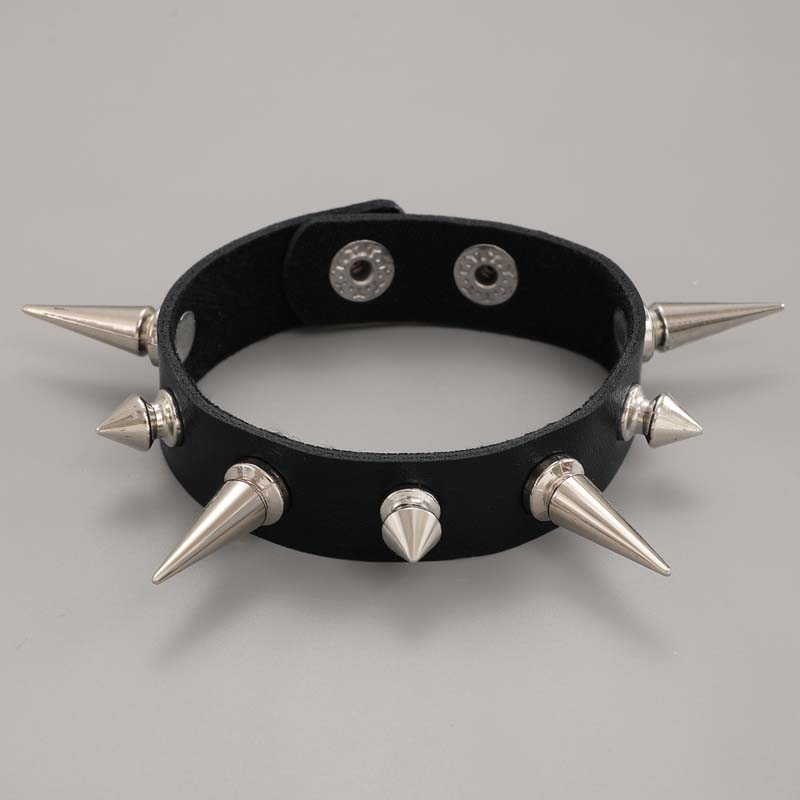 Punk Metal Geometric Rivet Bracelet for Women Rock Gothic Leather Personality Adjustable Bracelet Halloween Jewelry Accessories чёрный
