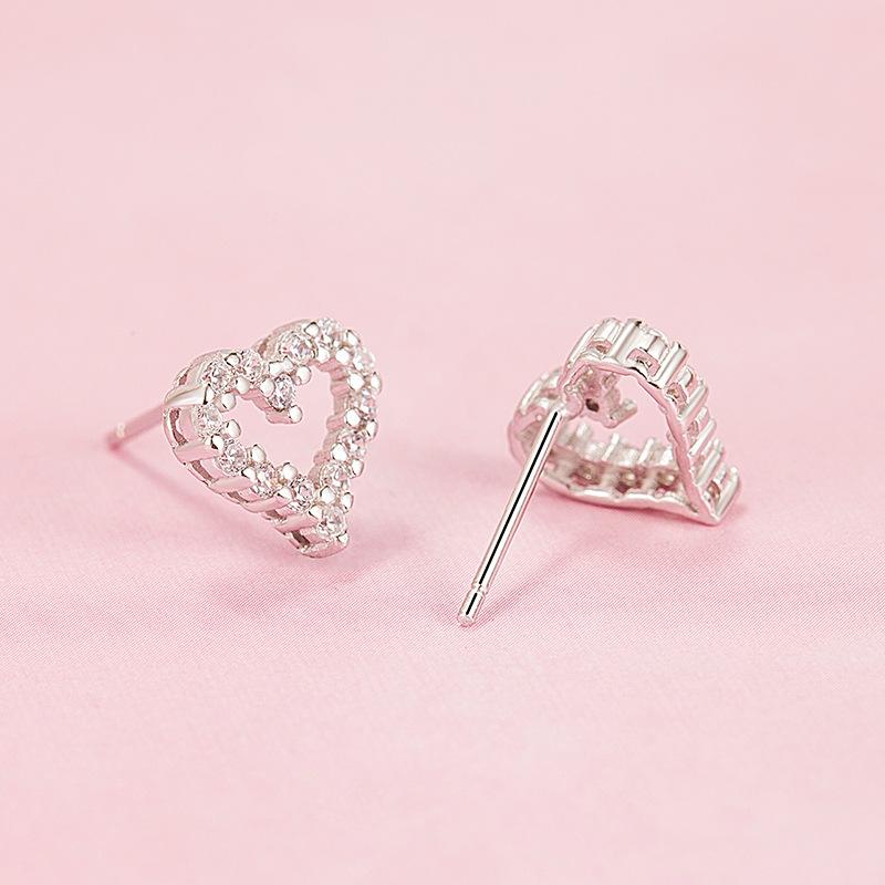 Einfache Damenohrringe Neue Diamant-Herzförmige Vollbesetzte Stecker Damen Kreative Persönlichkeit Hohl Ausgehöhlte Herzform Mode