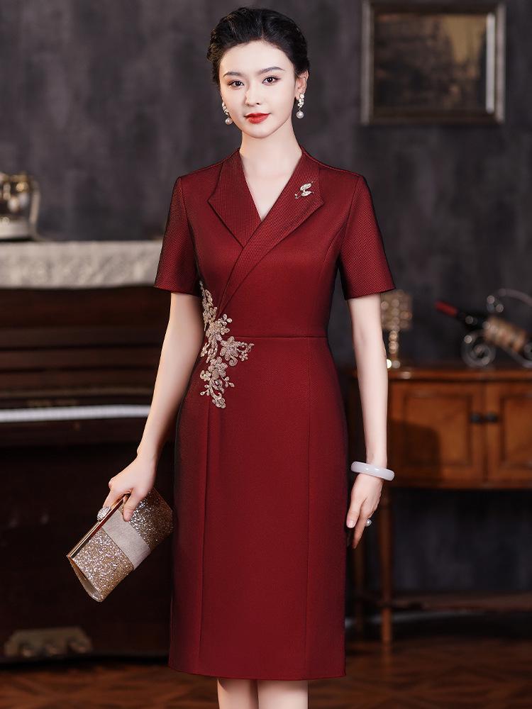 2025 Autumn Elegant V-Neck Slimming Dress for Mother of the Bride