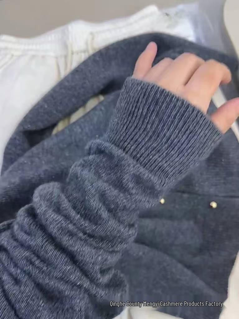 Mengyi Spring 2025 High-Quality Wool Cardigan: Women's Gold Buckle Round Neck Sweater
