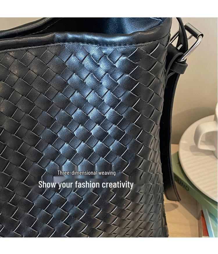 Women's Retro Woven Leather Bucket Bag - Versatile Crossbody for Work and Commute