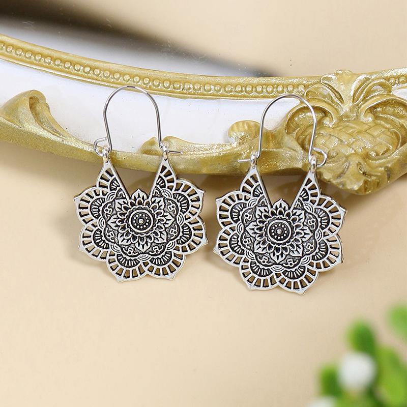 Vintage Drop Earrings For Women Ethnic Gypsy Geometric Hollow Carved Flower Leaf Jewelry Antique Silver Color Fashion Earrings