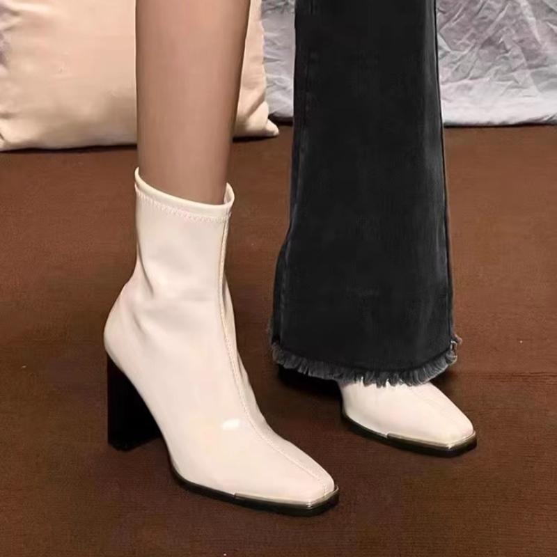 Autumn and winter new Korean version trend niche design Internet celebrity square-headed women's plush high-heeled boots