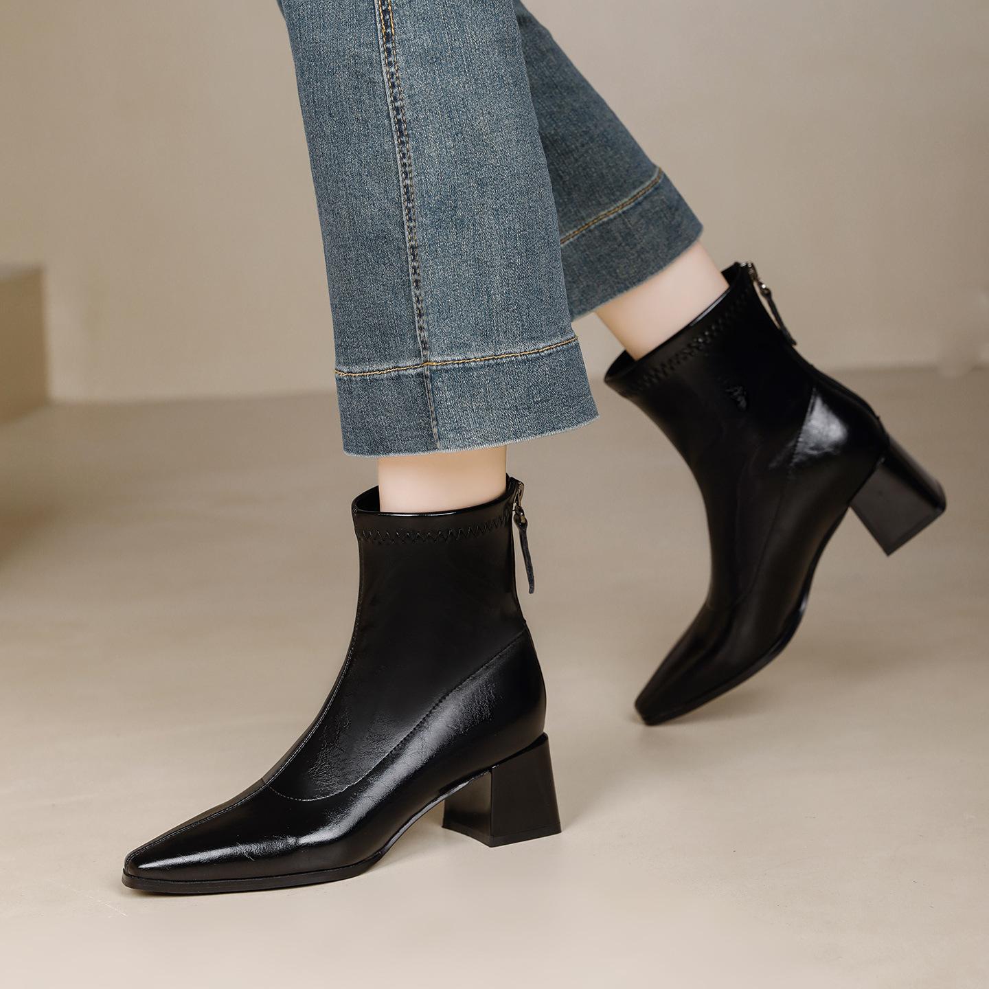 

Thick heel short boots women s 2025 new winter women s shoes pointed middle heel thin boots French brown boots women s medium boots 34 чорний