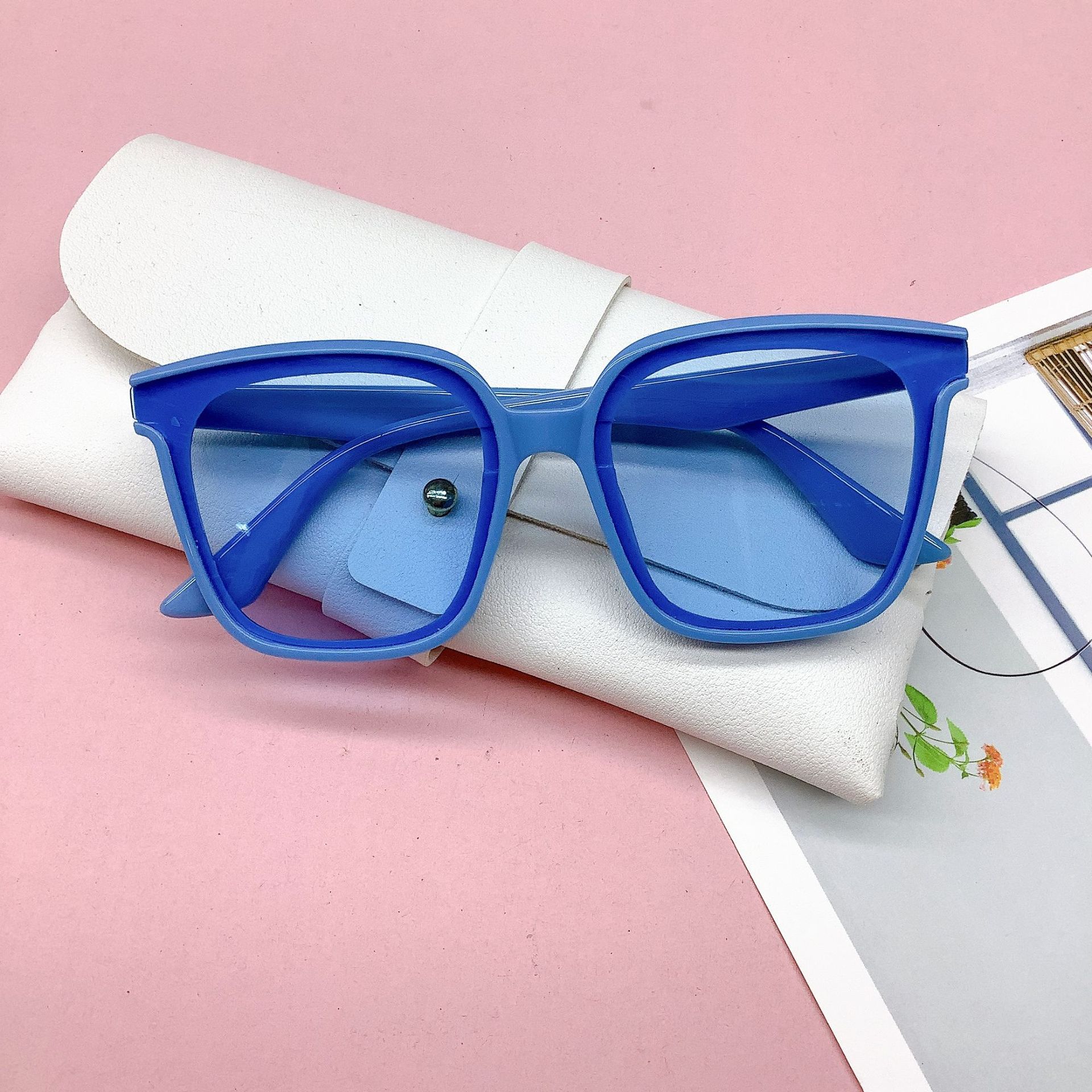 

Детские солнцезащитные очки в персонализированной коробке, модные корейские солнцезащитные очки цвета океана для мальчиков и девочек, вогнутая форма для путешествий для детей