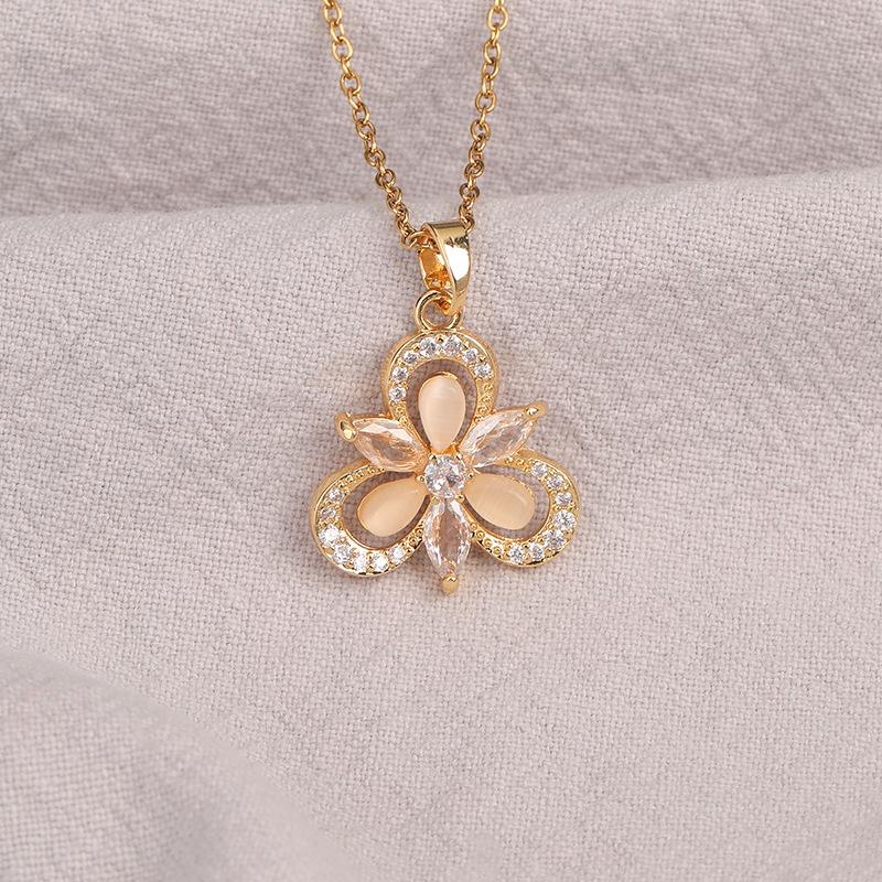 Titanium Steel Non-fading Necklace - European & American Style, Light Luxury, Versatile Korean Fashion, Perfect for Women and Girlfriend Gifts.